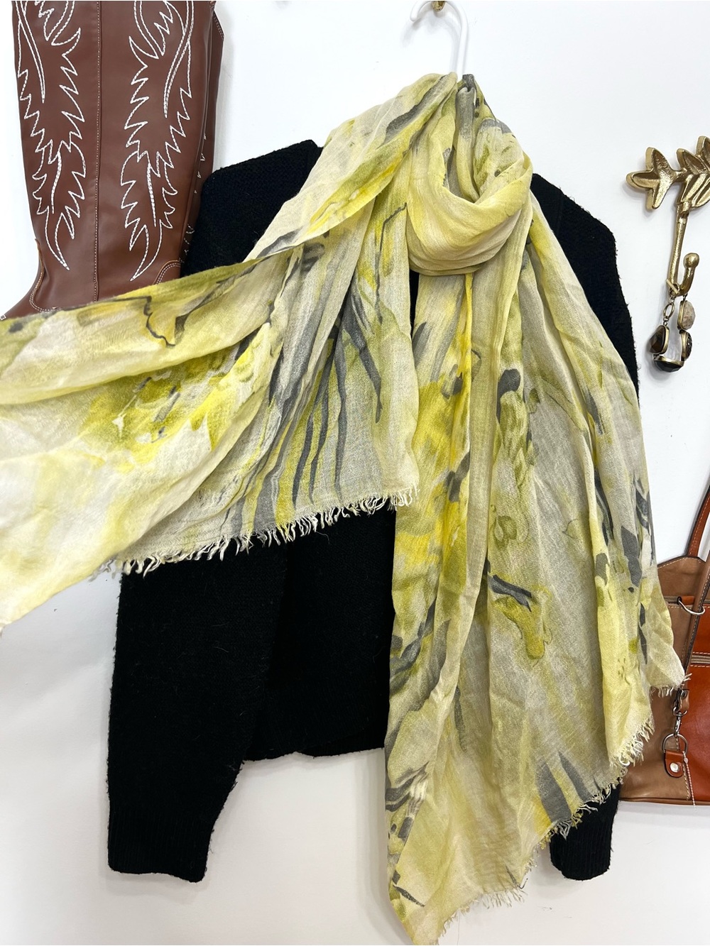 Light weight yellow/ grey scarf